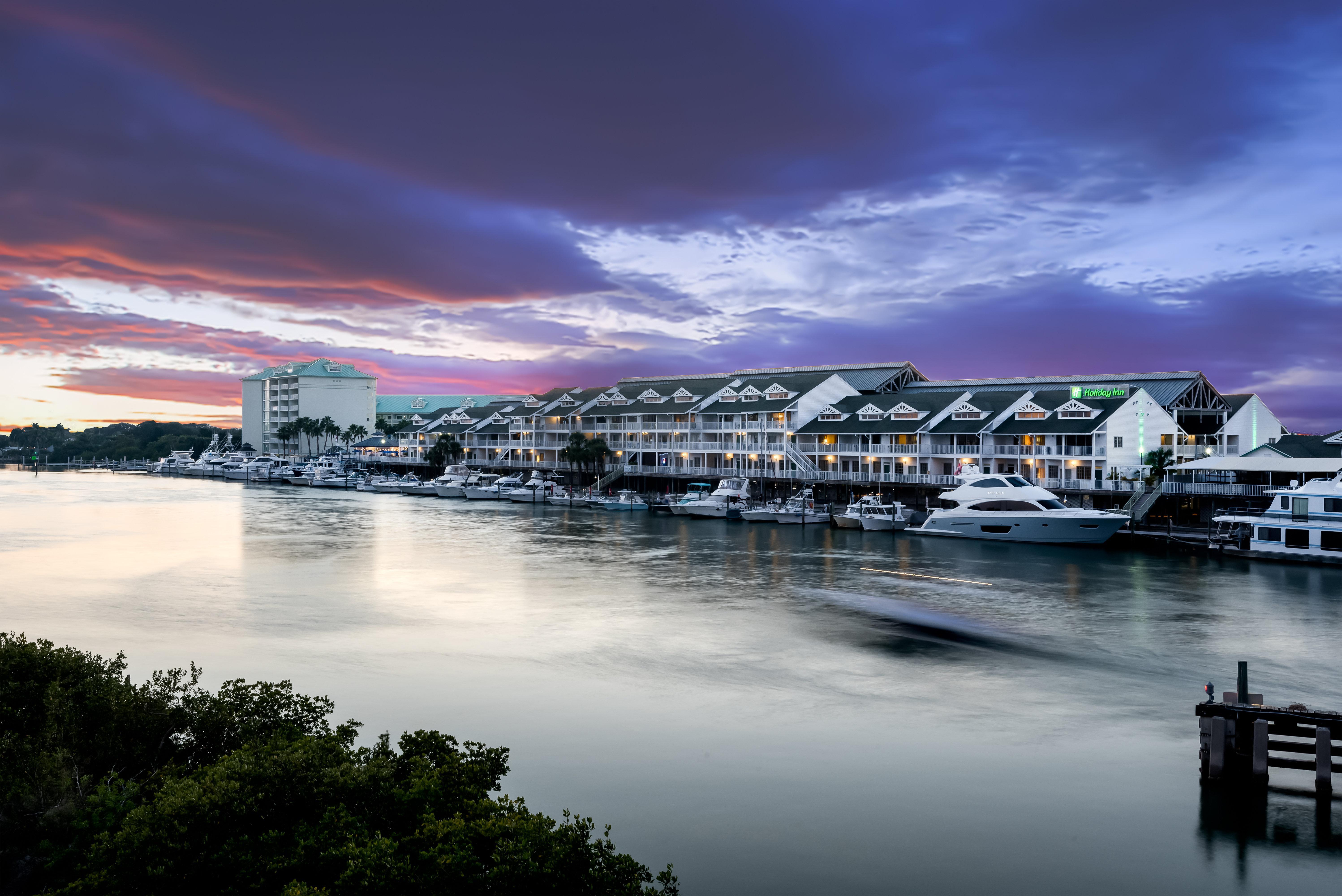 Holiday Inn & Suites Clearwater Beach S-Harbourside Exterior foto